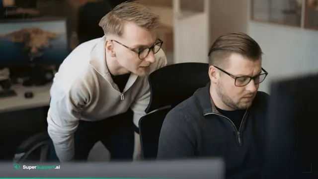 Timo und Nico Haslberger, Gründer von SuperSupport.ai, bei der Arbeit